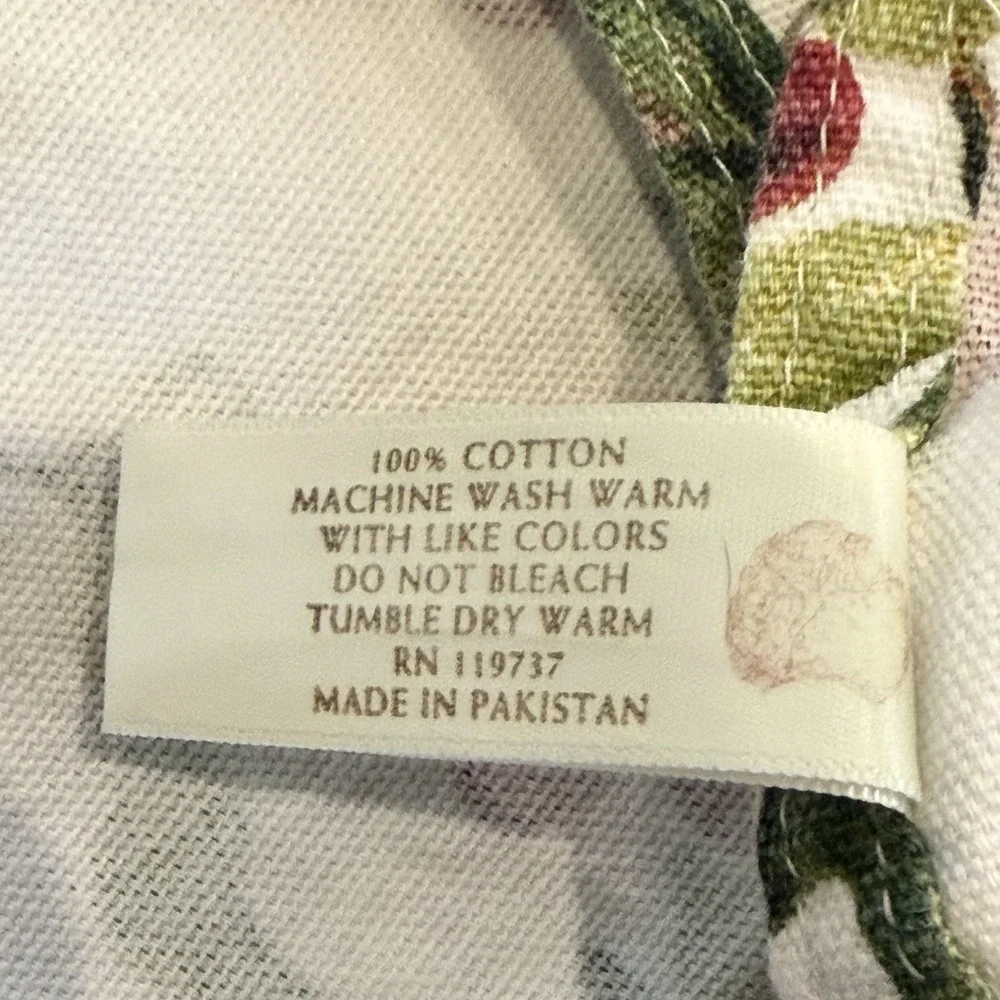 Cynthia Rowley Christmas Holiday Tablecloth 100% Cotton‎ Holly Gold Bells 75x61